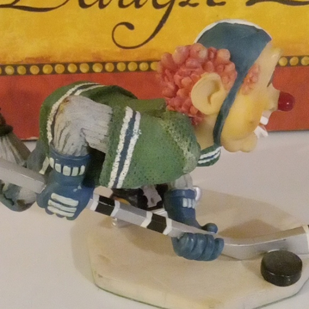 Vintage Hockey Playing Clown Decor - Picture 3 of 5